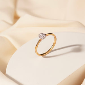 18K Gold and Diamonds Vintage Style Cluster Oval Ring