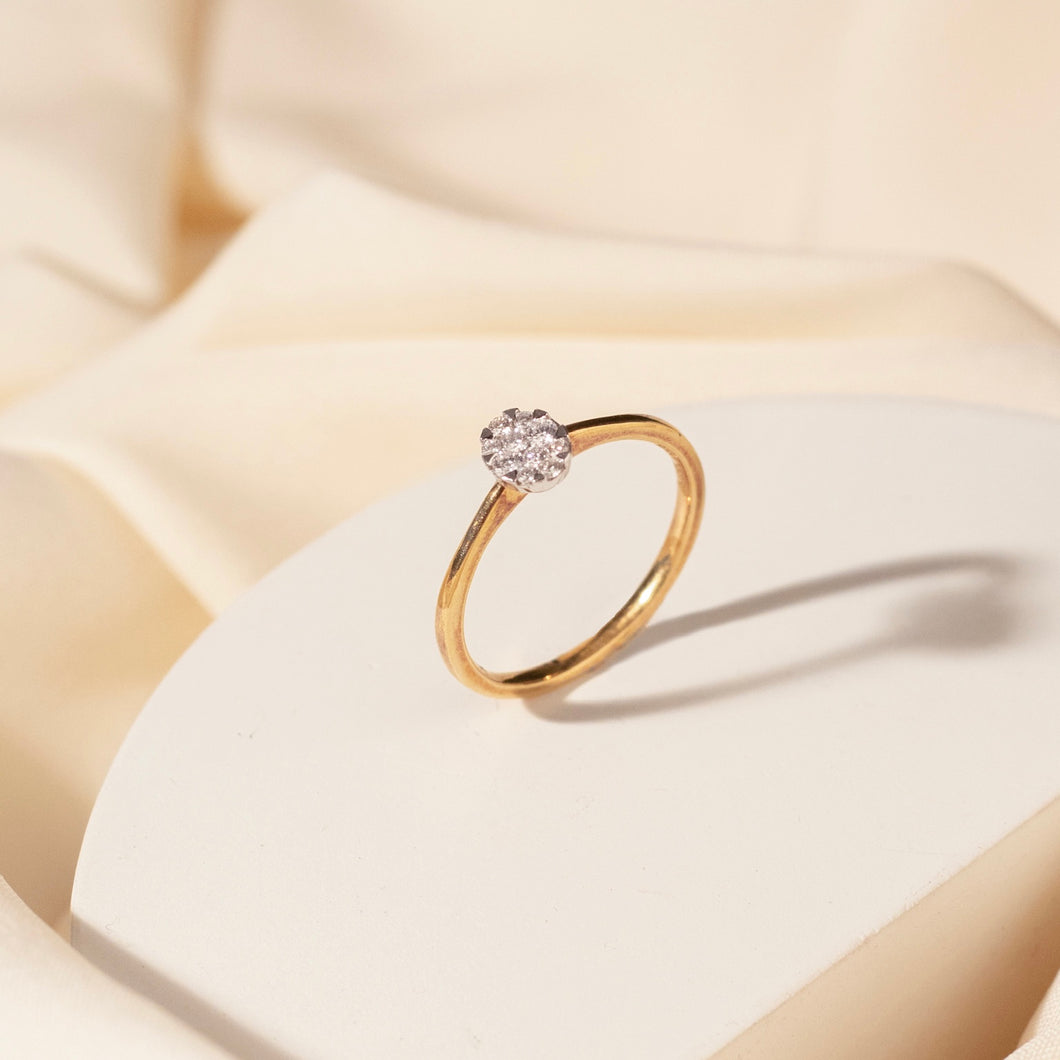 18K Gold and Diamonds Vintage Style Cluster Oval Ring
